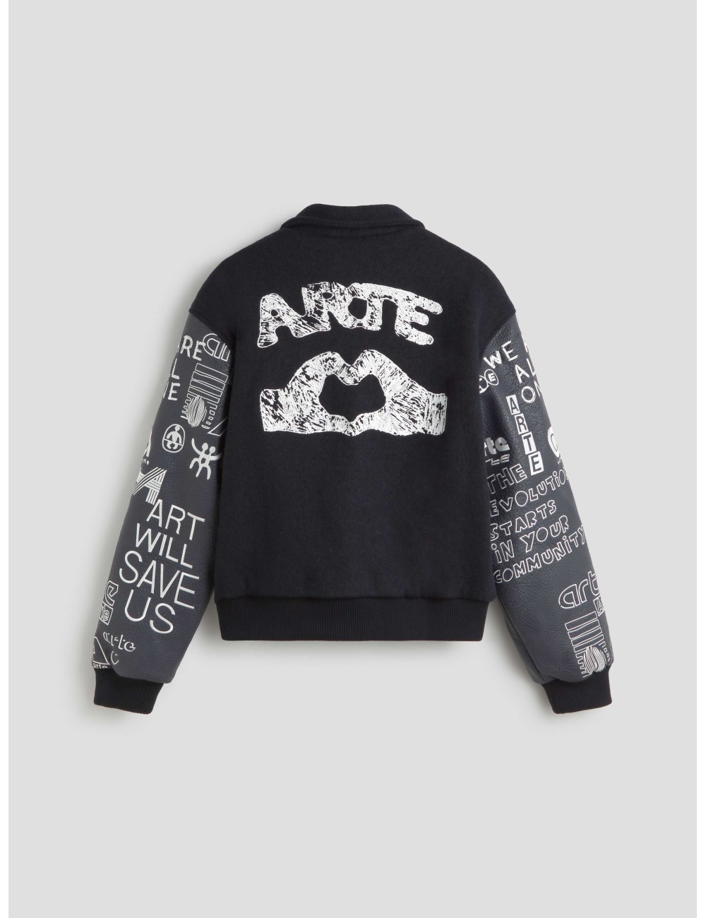 Chaqueta varsity con grafiti en color navy de ARTE - MARFRANC
