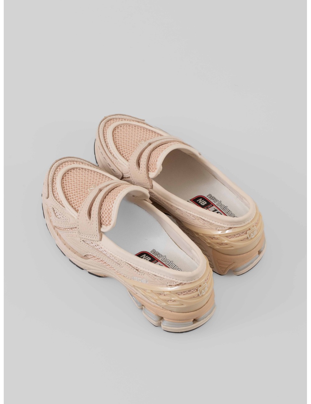 Las New Balance 1906L reinterpretan el icónico diseño 1906 con un enfoque contemporáneo y sin cordones - MARFRANC Las New Balance 1906L reinterpretan el icónico diseño 1906 con un enfoque contemporáneo y sin cordones - MARFRANC