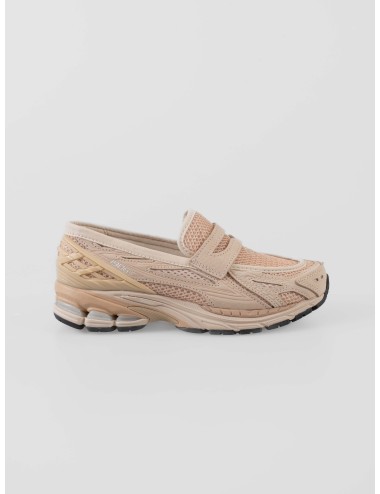 Las New Balance 1906L reinterpretan el icónico diseño 1906 con un enfoque contemporáneo y sin cordones - MARFRANC