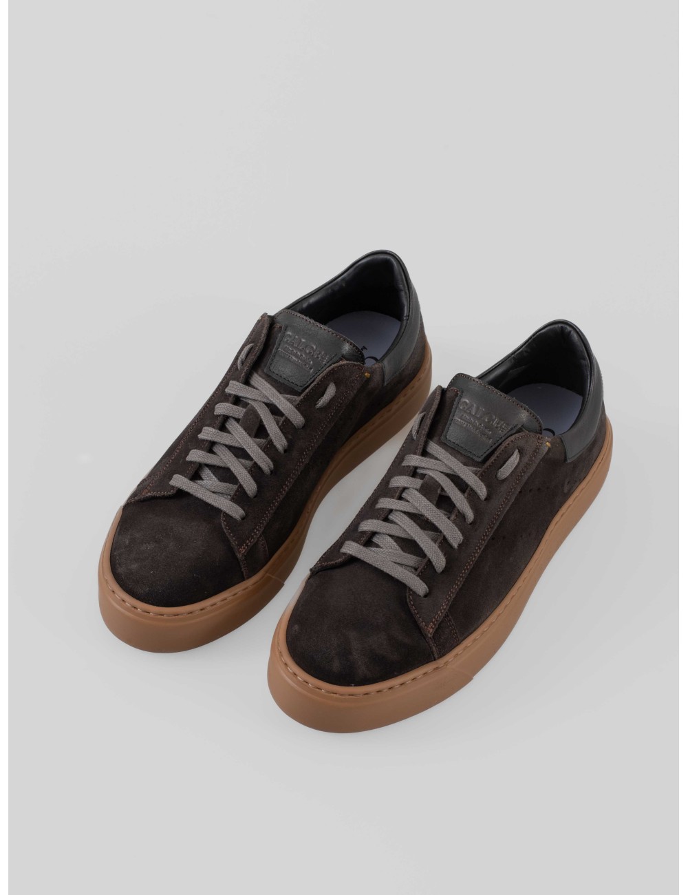 Zapatillas X1907 de Calce para hombre, confeccionadas en suave ante negro con elegantes detalles de piel - MARFRANC Zapatillas X1907 de Calce para hombre, confeccionadas en suave ante negro con elegantes detalles de piel - MARFRANC