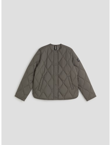 La chaqueta Musa Onion de Ecoalf es una prenda versátil y sostenible - MARFRANC