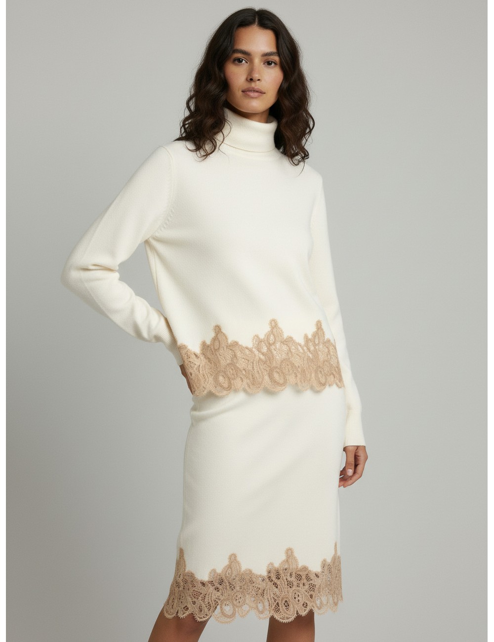 Elegancia y suavidad se unen en este jersey de mujer de Fabiana Filippi - MARFRANC