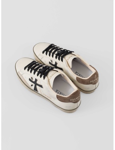 Zapatillas Premiata Steven 7630 hombre en piel marfil con logo negro y talón de ante marrón, retro Made in Italy - MARFRANC