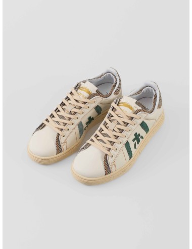 Zapatillas Premiata Russell 7833 hombre en piel beige con detalles multicolor y logo verde en rizo, retro urbano - MARFRANC