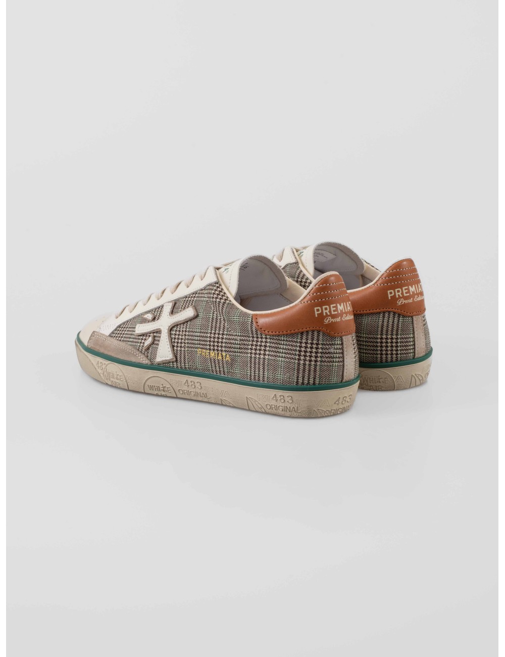 Zapatillas Premiata Steven var. 7710 hombre en piel beige con tartán, logo blanco y suela estampada - MARFRANC
