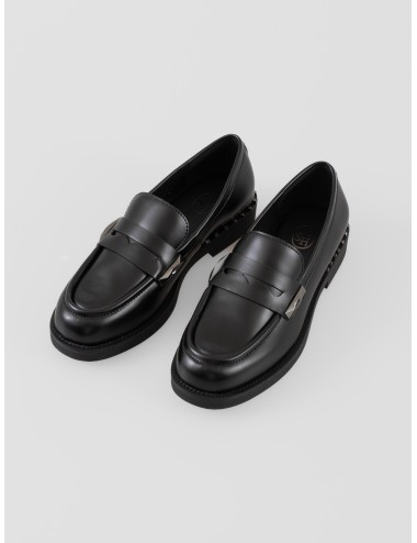 Loafer Ash Whisper Studs mujer en piel negra con tachuelas plateadas – slip-on elegante y moderno - MARFRANC