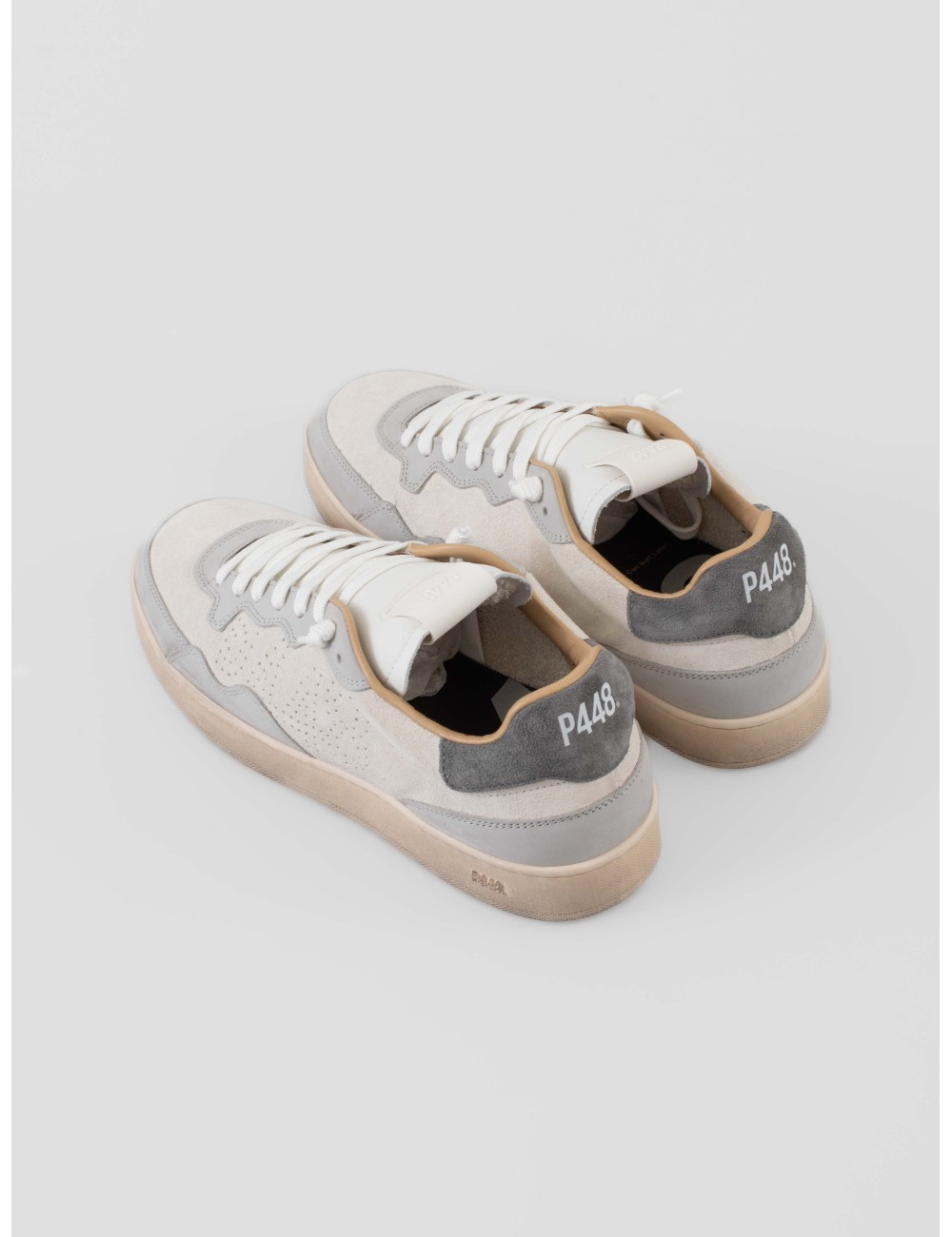 Sneaker P448 Vert F25 WHI-BOMB hombre en nobuck blanco con detalles grises y suela desgastada estilo urbano - MARFRANC