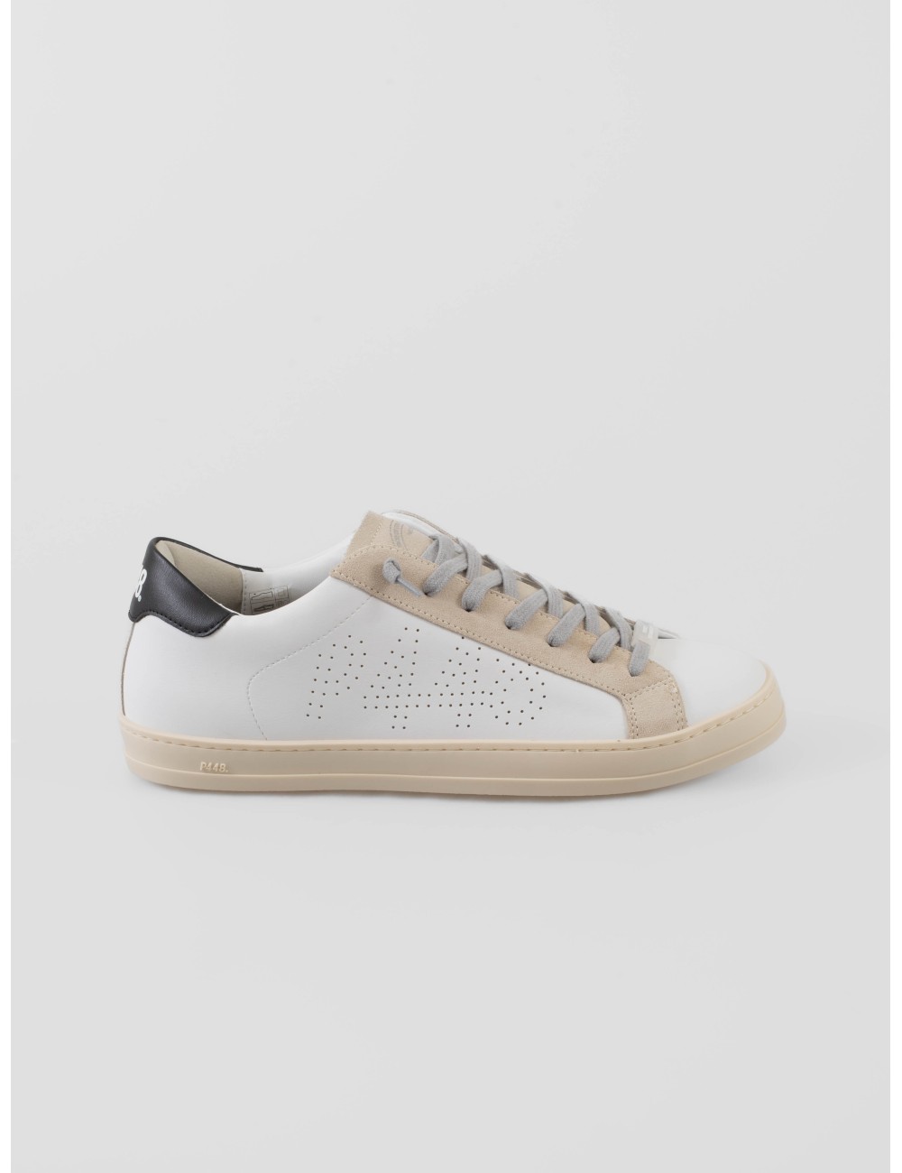 Sneaker P448 Cor John 1 hombre en piel blanca reciclada con detalles negros — diseño sostenible - MARFRANC