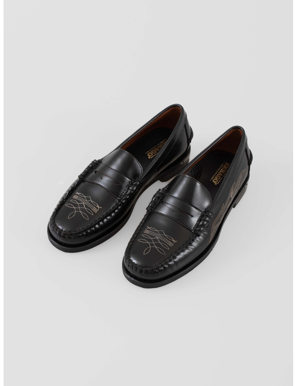 Loafer Sebago Dan El Paso 751221W Black en piel full-grain con bordados western y suela de cuero tratado - MARFRANC
