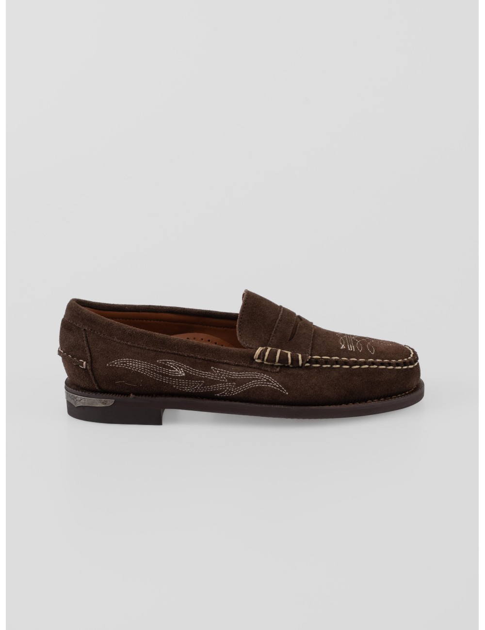 Loafer Sebago Dan Dallas 711225W Moka Abu gamuza con bordado decorativo y suela de cuero - MARFRANC