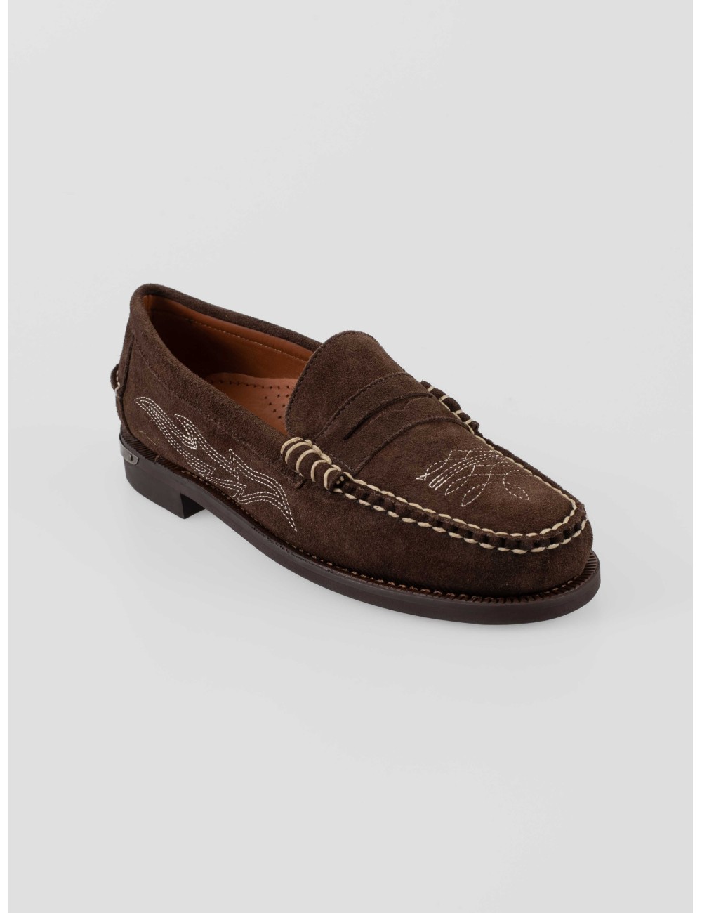 Loafer Sebago Dan Dallas 711225W Moka Abu gamuza con bordado decorativo y suela de cuero - MARFRANC
