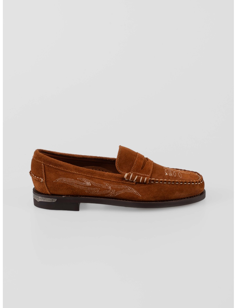 Loafer Sebago Dan Dallas hombre en suede de becerro marrón Moka con bordados decorativos y suela de cuero artesanal - MARFRANC