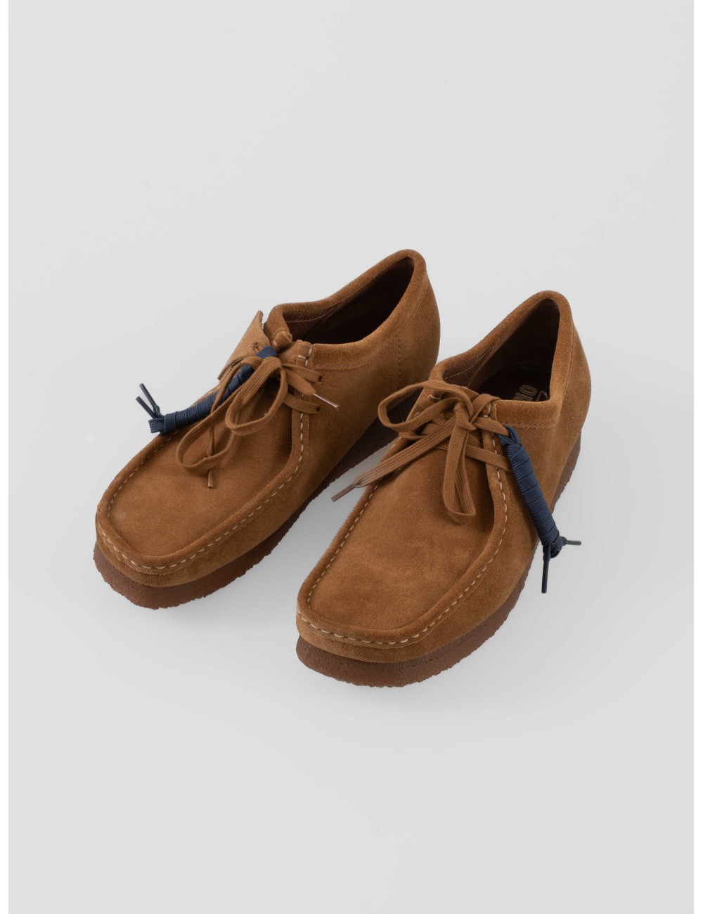 Clarks Wallabee 26155518 Cola Suede hombre con ante premium, suela de crepé y forro en piel - MARFRANC