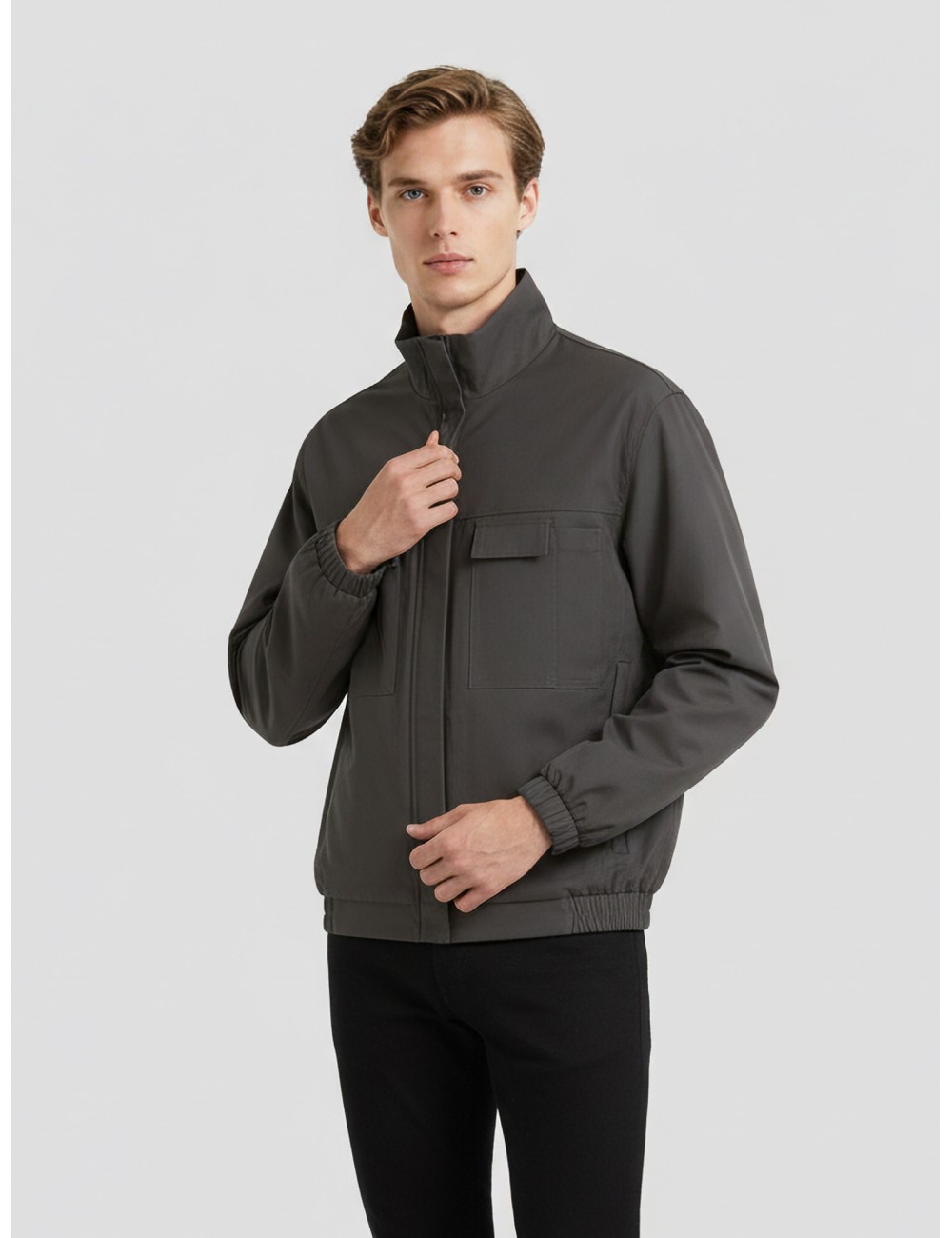 Chaqueta Barrau, Carrer, gris, hombre. Una reinterpretación contemporánea de la clásica Harrington - MARFRANC Chaqueta Barrau, Carrer, gris, hombre. Una reinterpretación contemporánea de la clásica Harrington - MARFRANC