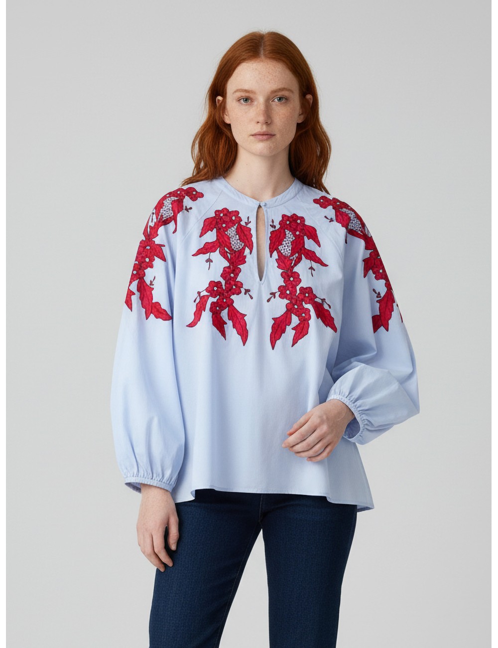 Camisa bordada con strass, Essentiel Antwerp, Ishimbay, azul/rojo - MARFRANC Camisa bordada con strass, Essentiel Antwerp, Ishimbay, azul/rojo - MARFRANC