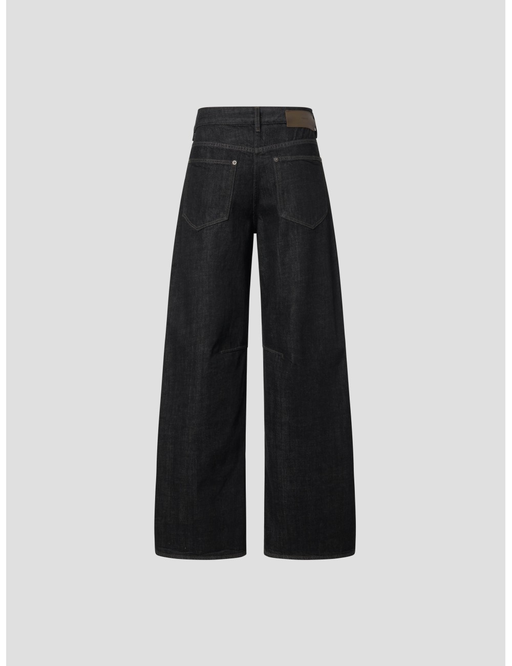 El Jean Gaspard de Soeur en denim negro crudo es la reinterpretación moderna del clásico vaquero - MARFRANC El Jean Gaspard de Soeur en denim negro crudo es la reinterpretación moderna del clásico vaquero - MARFRANC