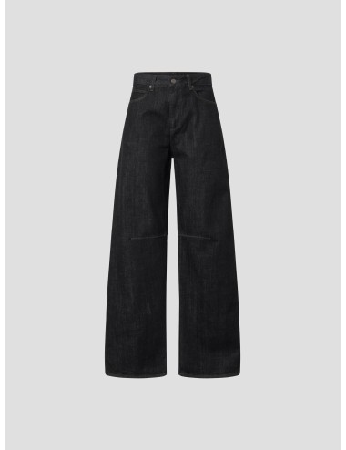 El Jean Gaspard de Soeur en denim negro crudo es la reinterpretación moderna del clásico vaquero - MARFRANC