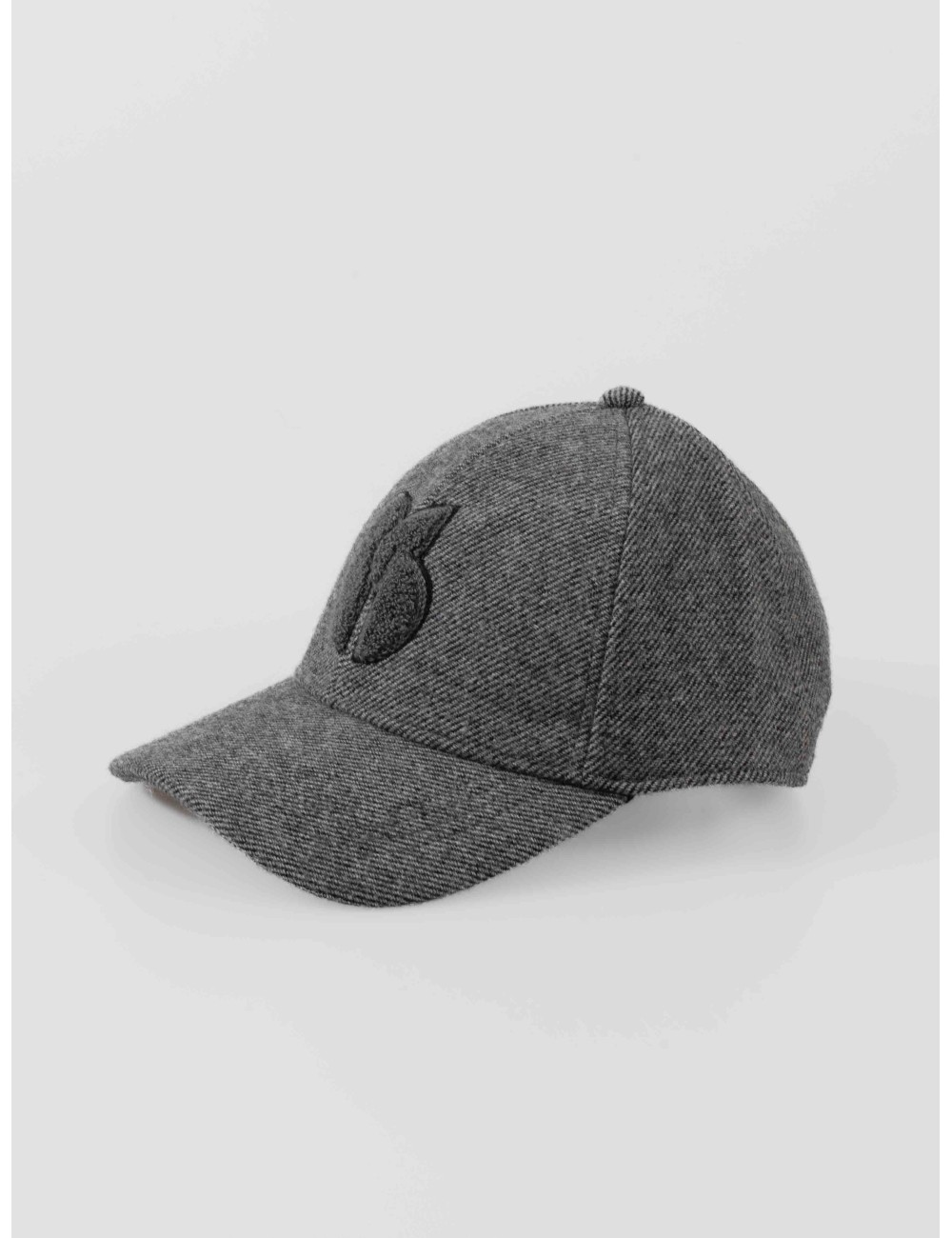 Gorra HUGO de ba&sh en color gris, un básico sofisticado para completar cualquier look - MARFRANC Gorra HUGO de ba&sh en color gris, un básico sofisticado para completar cualquier look - MARFRANC