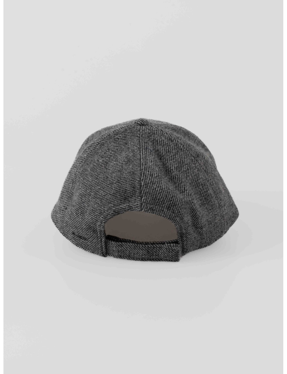 Gorra HUGO de ba&sh en color gris, un básico sofisticado para completar cualquier look - MARFRANC Gorra HUGO de ba&sh en color gris, un básico sofisticado para completar cualquier look - MARFRANC