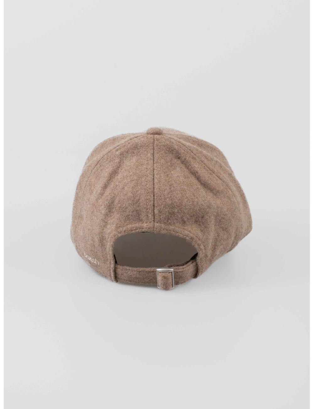 Gorra HUGO de ba&sh en color taupe, un básico sofisticado para completar cualquier look - MARFRANC Gorra HUGO de ba&sh en color taupe, un básico sofisticado para completar cualquier look - MARFRANC