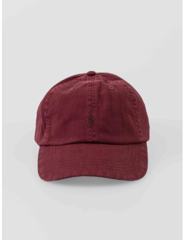 Gorra Polo Ralph Lauren en color vino, un accesorio imprescindible para el hombre moderno - MARFRANC