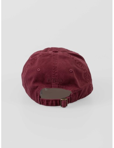 Gorra Polo Ralph Lauren en color vino, un accesorio imprescindible para el hombre moderno - MARFRANC