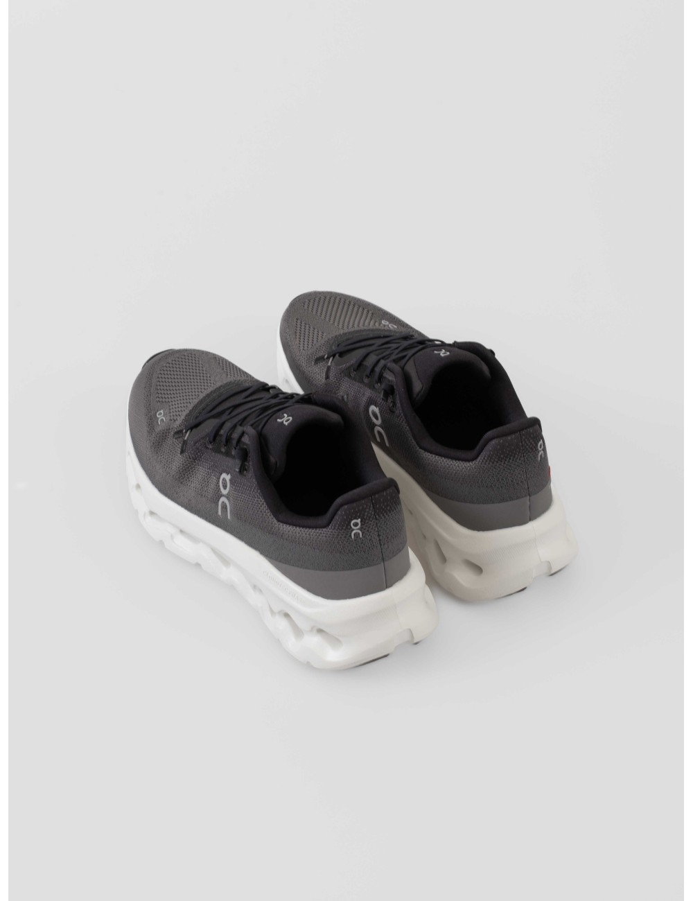 Cloudtilt On Running Black Asphalt para hombre en malla técnica reciclada con CloudTec Phase y cierre rápido - MARFRANC Cloudtilt On Running Black Asphalt para hombre en malla técnica reciclada con CloudTec Phase y cierre rápido - MARFRANC
