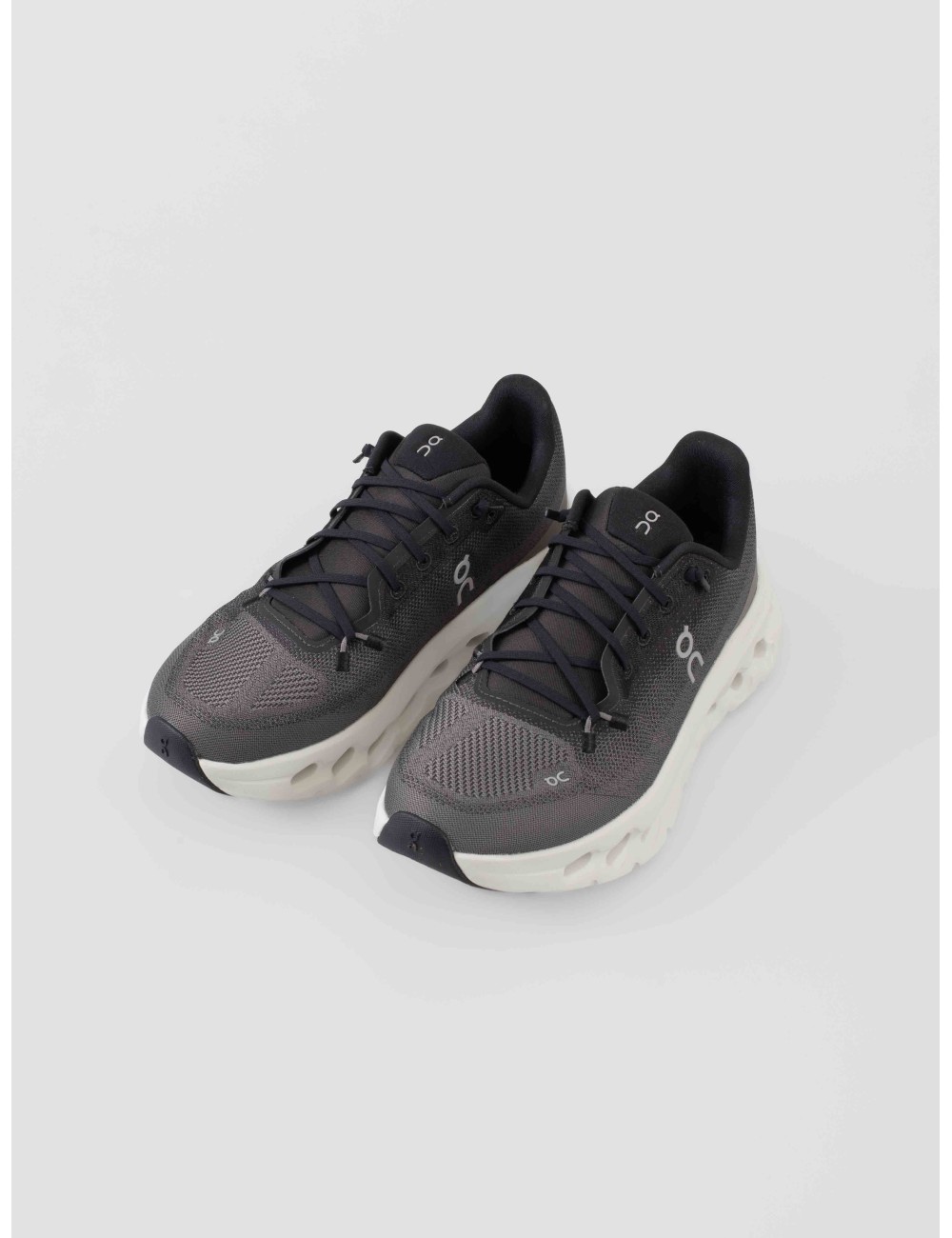 Cloudtilt On Running Black Asphalt para hombre en malla técnica reciclada con CloudTec Phase y cierre rápido - MARFRANC Cloudtilt On Running Black Asphalt para hombre en malla técnica reciclada con CloudTec Phase y cierre rápido - MARFRANC