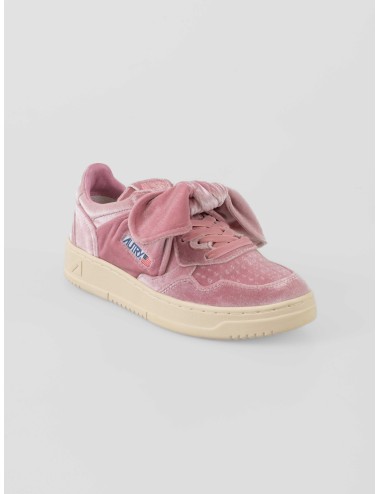 Autry Medalist Low WOM Vel/Flake Orchsmoke para mujer en terciopelo rosa humo y suela de caucho retro - MARFRANC