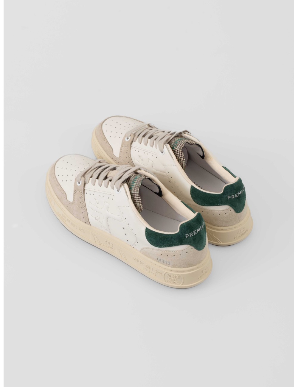 Premiata Quinn VAR 7874 hombre en piel blanca y ante beige con talón verde, suela de caucho italiana - MARFRANC Premiata Quinn VAR 7874 hombre en piel blanca y ante beige con talón verde, suela de caucho italiana - MARFRANC
