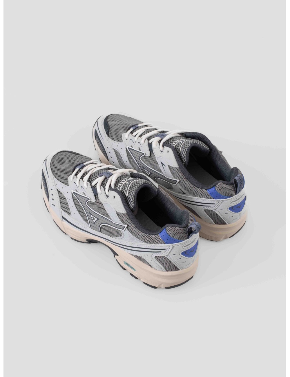 Mizuno MXR D1GA256201 hombre en malla técnica gris/azul y nobuck sintético, suela EVA multicapas diseño japonés - MARFRANC Mizuno MXR D1GA256201 hombre en malla técnica gris/azul y nobuck sintético, suela EVA multicapas diseño japonés - MARFRANC