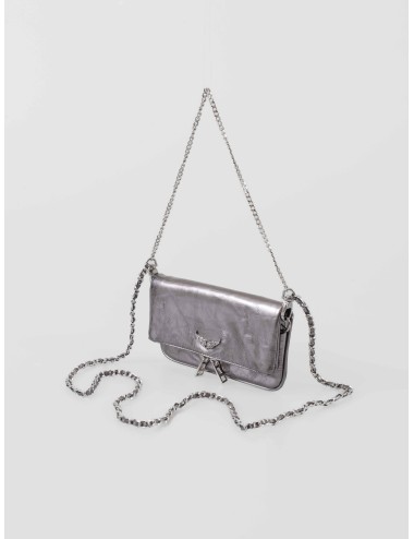 Bolso Zadig & Voltaire Rock Nano en piel metalizada Gun con cadena y cierre de alas, disponible en MARFRANC