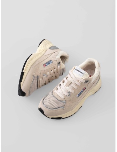Zapatillas Autry Hyperway Low mujer Sand Silver de ante y malla, estilo retro-running con suela High Cushion - MARFRANC