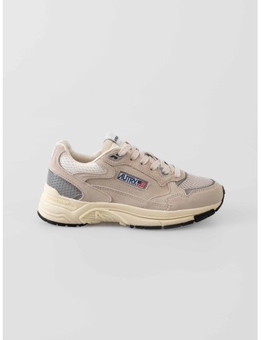 Zapatillas Autry Hyperway Low mujer Sand Silver de ante y malla, estilo retro-running con suela High Cushion - MARFRANC