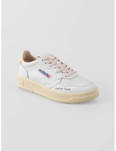 Zapatillas Autry Medalist Low mujer White Lemon piel suave estilo retro, disponibles en MARFRANC