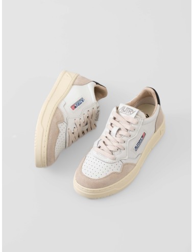 Zapatillas Autry Medalist Low mujer White Black piel y ante estilo retro disponibles en MARFRANC