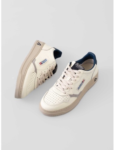 Zapatillas Autry Medalist Low hombre Blue Periscope disponibles en MARFRANC