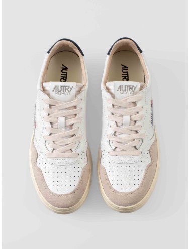Zapatillas Autry Medalist Low hombre White Blue disponibles en MARFRANC