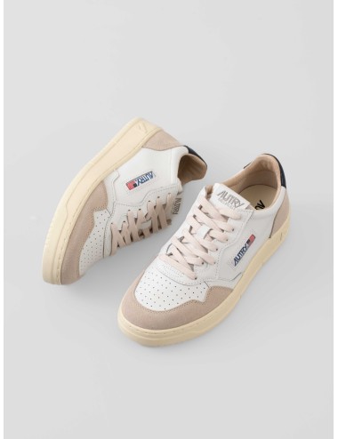 Zapatillas Autry Medalist Low hombre White Blue disponibles en MARFRANC