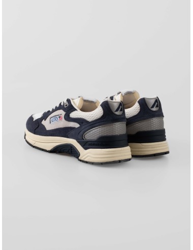 Zapatillas Autry Hyperway Low hombre azul y plateado disponibles en MARFRANC