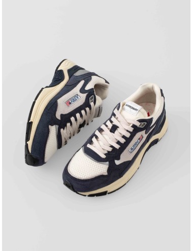 Zapatillas Autry Hyperway Low hombre azul y plateado disponibles en MARFRANC