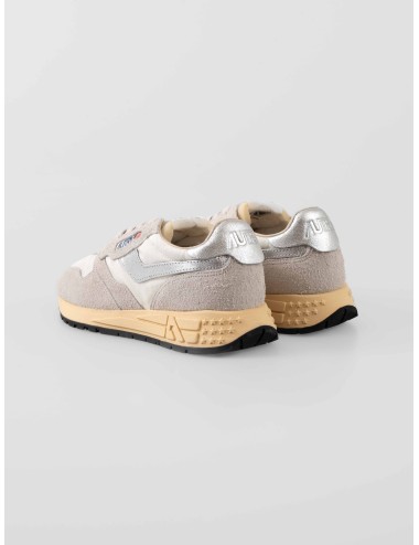 Zapatillas Autry Reelwind Low mujer blancas y plateadas disponibles en MARFRANC