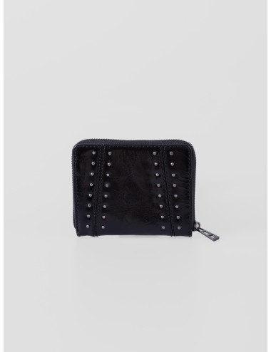 Cartera mini negra Zadig&Voltaire Mini ZV Vintage Patent Studs con tachuelas para mujer, disponible en MARFRANC.
