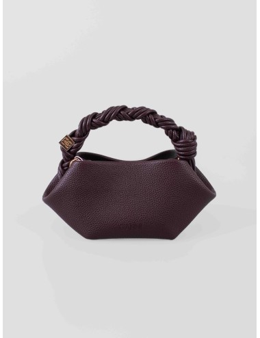 Mini bolso GANNI Brown Grained Mini Bou Bag en color Chicory Coffee con asa trenzada y correa ajustable, disponible en MARFRANC
