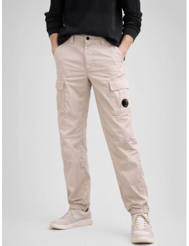 C.P. Company 20CMPA743A 904 Dove pantalón cargo hombre stretch satinado MARFRANC.