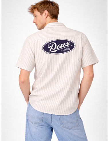 Camisa a rayas Dirty White Deus Ex Machina Fore Court Stripe con parches bordados y gráfico trasero ovalado