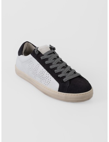 Sneaker blanca y antracita P448 John 2 con logo perforado y cordones bicolor