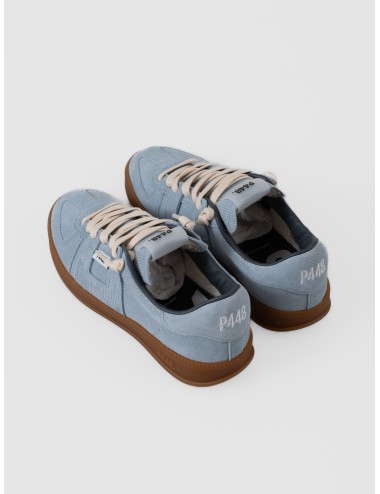 Sneaker azul claro P448 Monza Mille en ante texturizado con cordones crema y suela caramelo