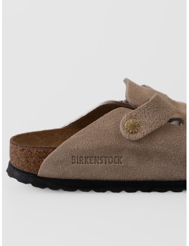 Zueco sandcastle BIRKENSTOCK Boston BS en ante con hebilla metálica y horma estrecha