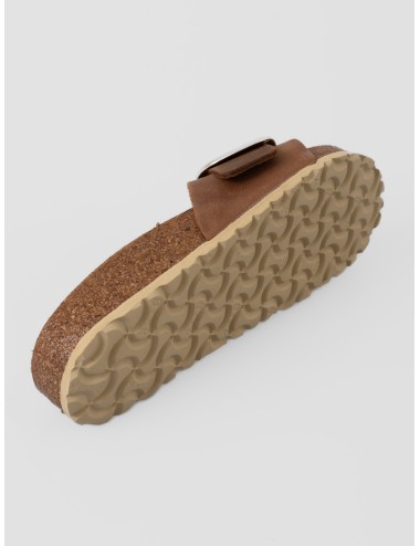 Sandalia cognac BIRKENSTOCK Madrid Big Buckle con hebilla dorada y plantilla anatómica
